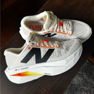 New Balance FuelCell SuperComp Trainer v3 ONLY WORN ONCE!